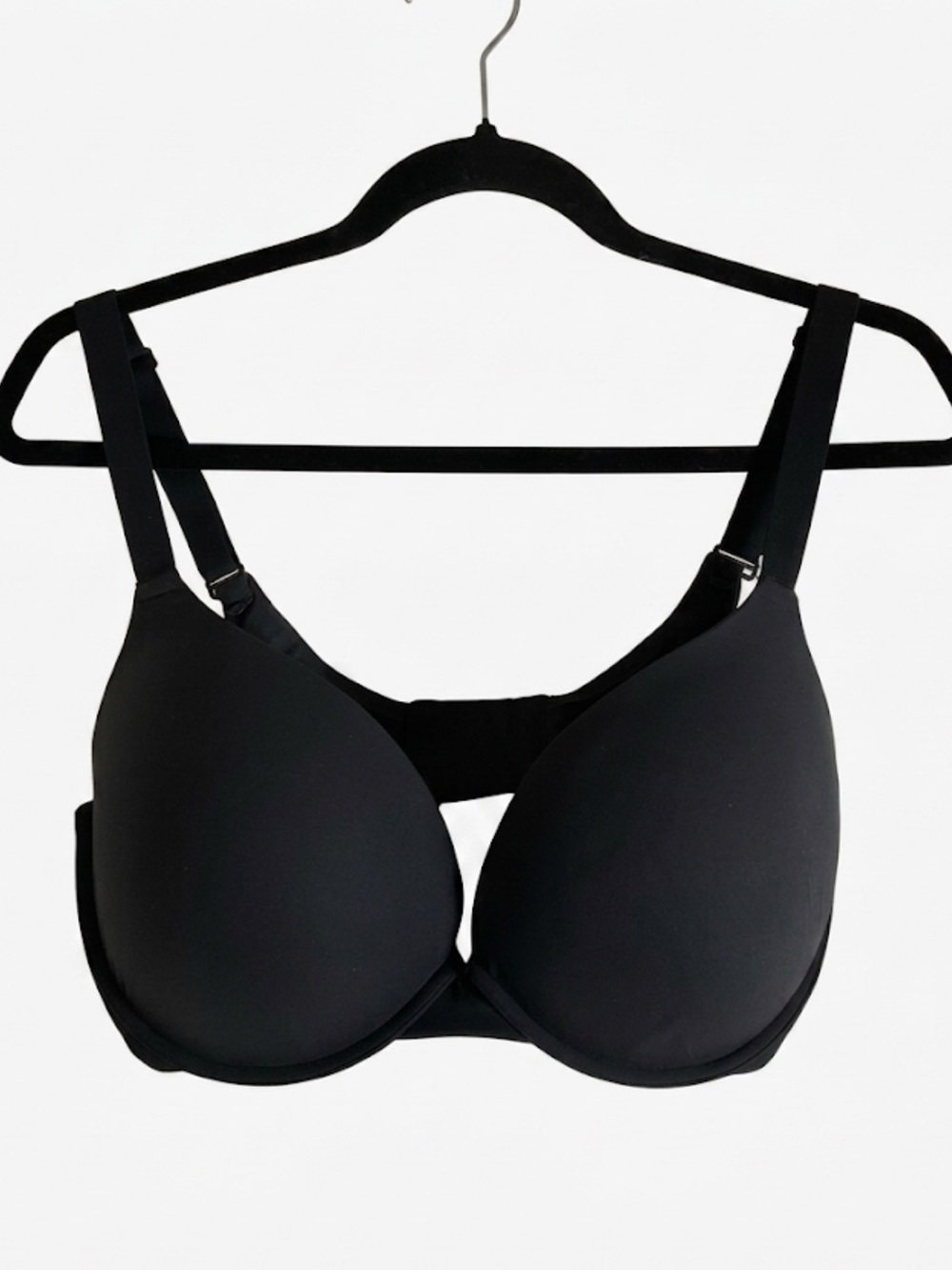 SKIMS Fits Everybody T-Shirt Bra in Onyx Black - Size 38DDD